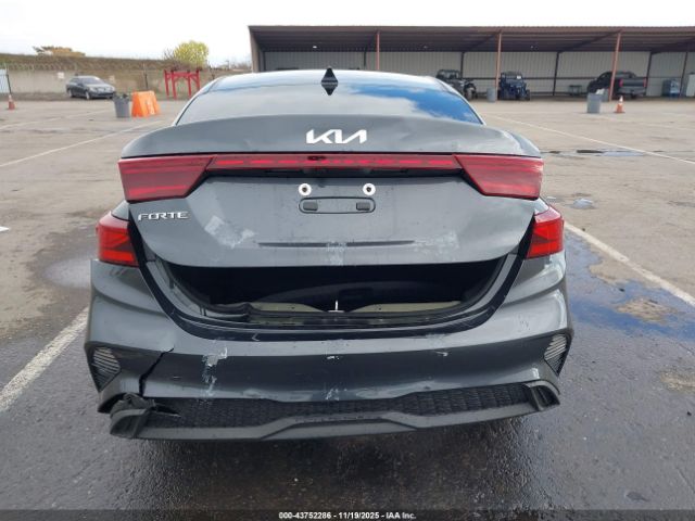 Kia Forte Lxs Image 8