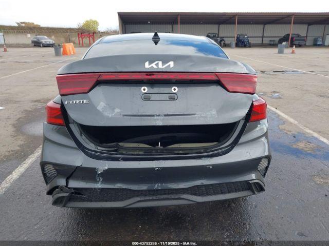 Kia Forte Lxs Image 8