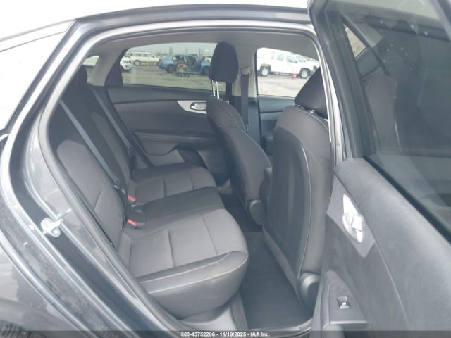 Kia Forte Lxs Image 2