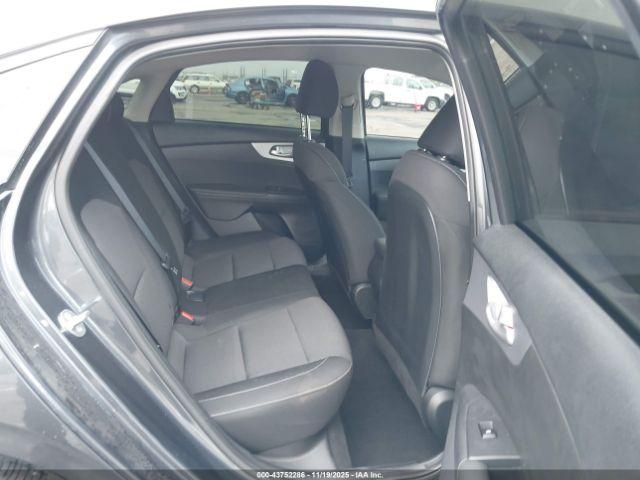 Kia Forte Lxs Image 2