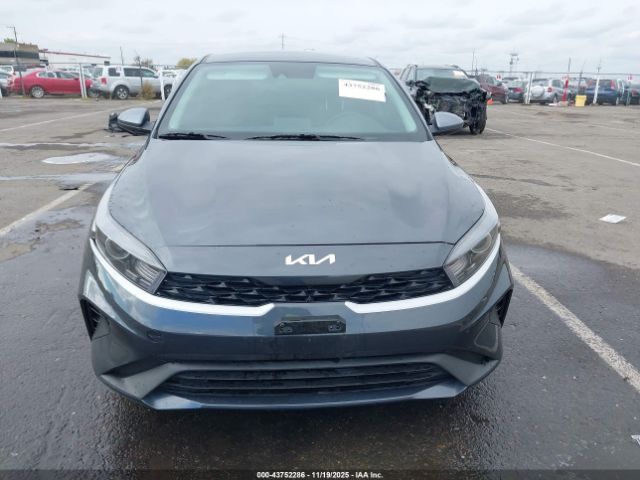 Kia Forte Lxs Image 9