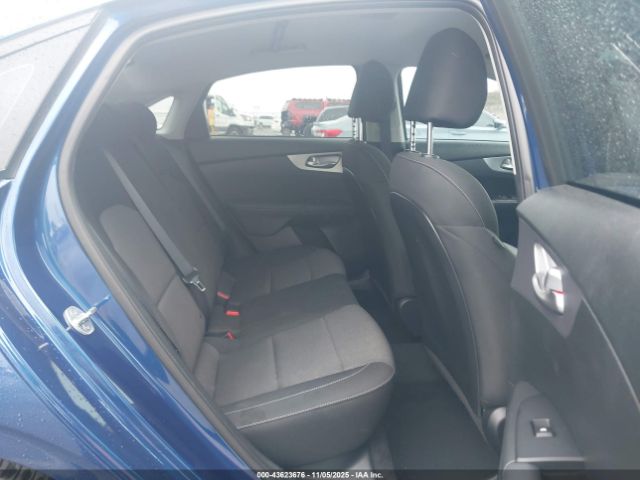 Kia Forte Lxs Image 9