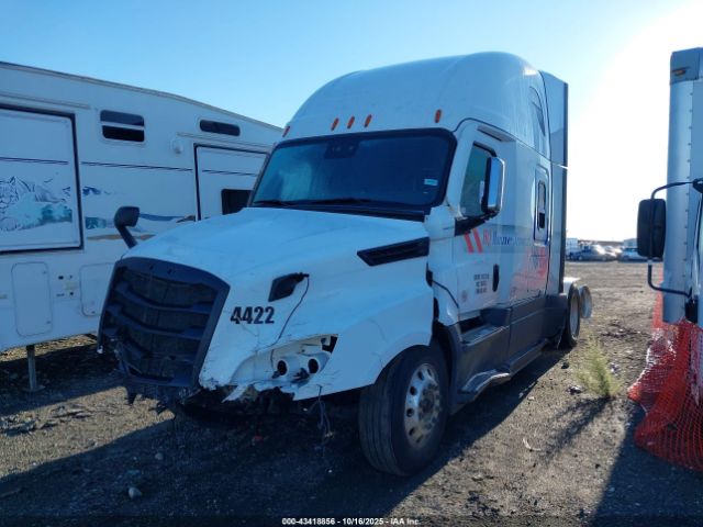 Freightliner New Cascadia 126 Image 2