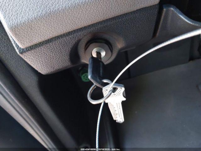 Freightliner New Cascadia 126 Image 8