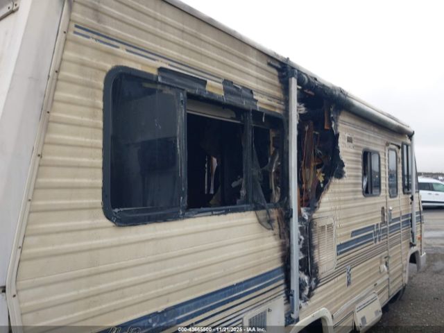 Winnebago P30 Image 5