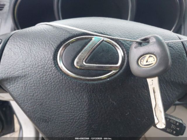 Lexus RX Image 10