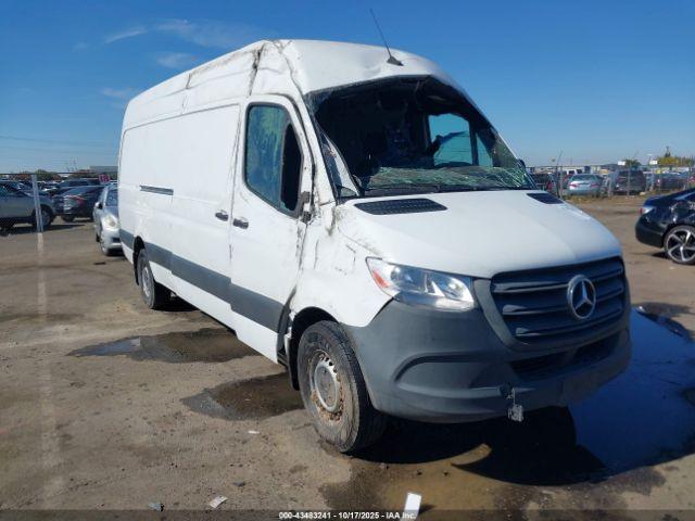  Salvage Mercedes-Benz Sprinter 2500