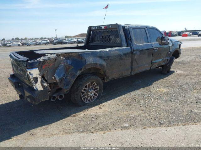 Ford F-350 Lariat Image 4