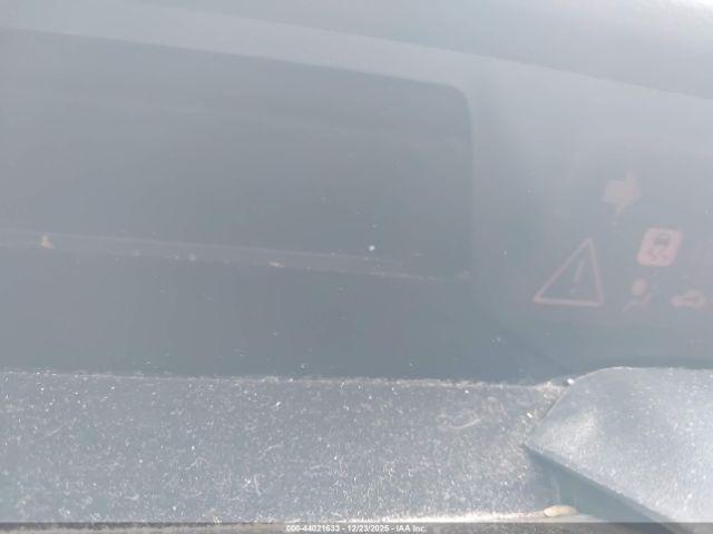 Toyota Prius Image 8