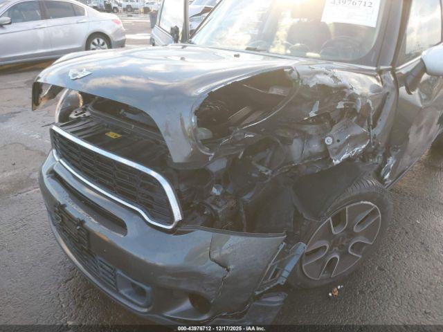 MINI Cooper S Countryman Image 2