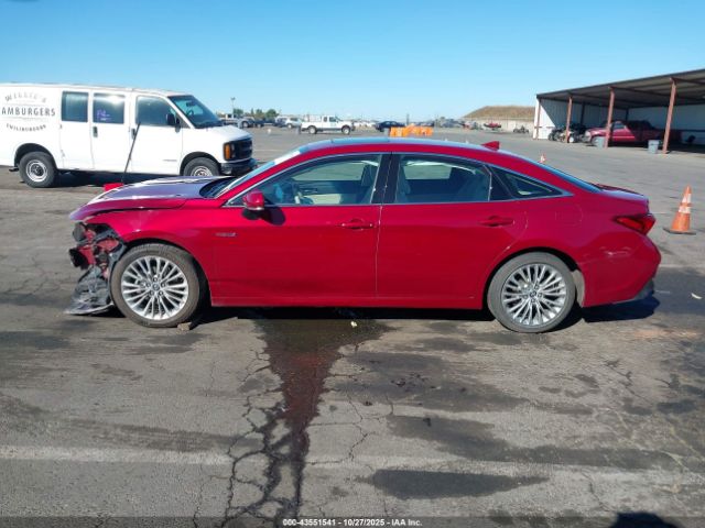 Toyota Avalon Hybrid Limited Image 9