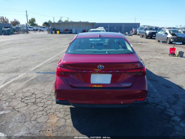 Toyota Avalon Hybrid Limited Image 11
