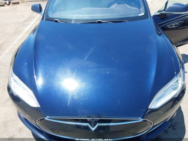 Tesla Model S Image 10