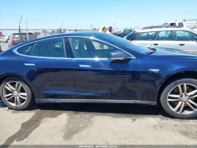 Tesla Model S Image 18
