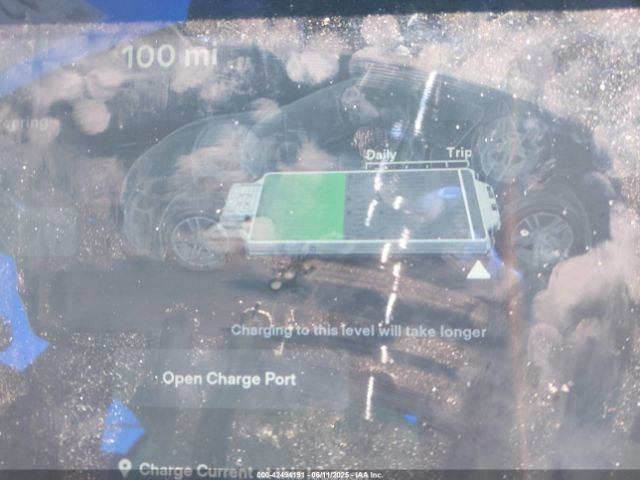 Tesla Model S Image 13