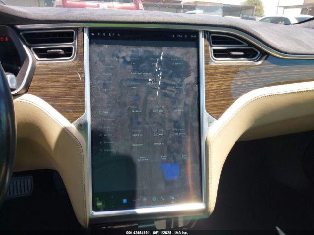 Tesla Model S Image 17