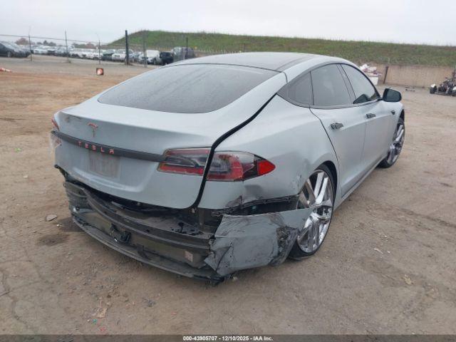 Tesla Model S Image 15