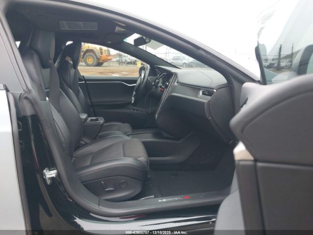 Tesla Model S Image 4