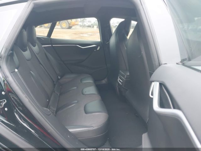 Tesla Model S Image 8