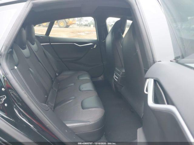 Tesla Model S Image 8