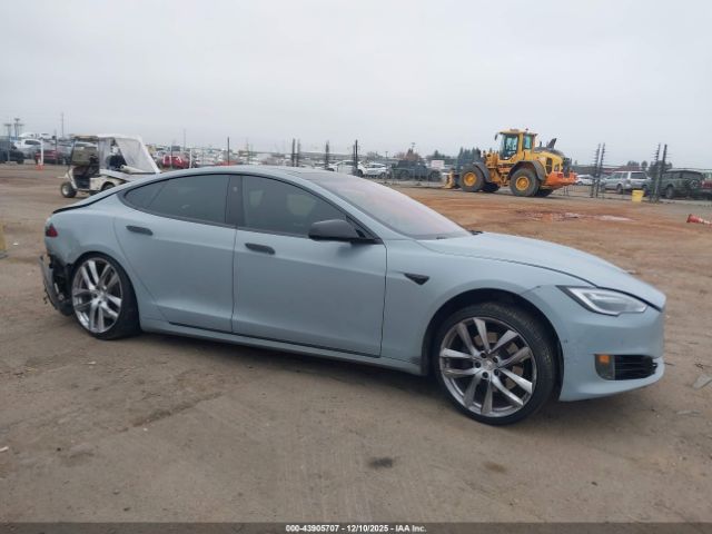 Tesla Model S Image 9