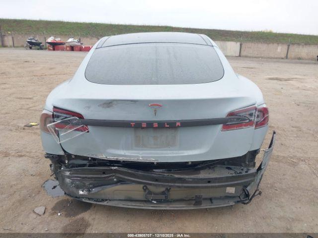Tesla Model S Image 10