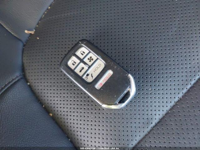 Honda Clarity Plug-In Hybrid Touring Image 14