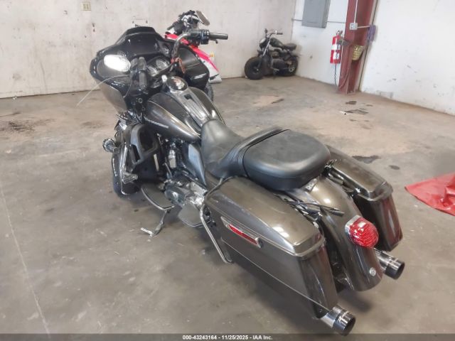 Harley-Davidson Fltrk Image 5