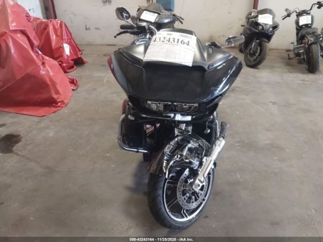 Harley-Davidson Fltrk Image 4