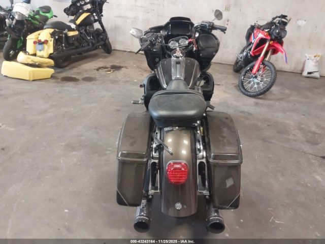 Harley-Davidson Fltrk Image 6