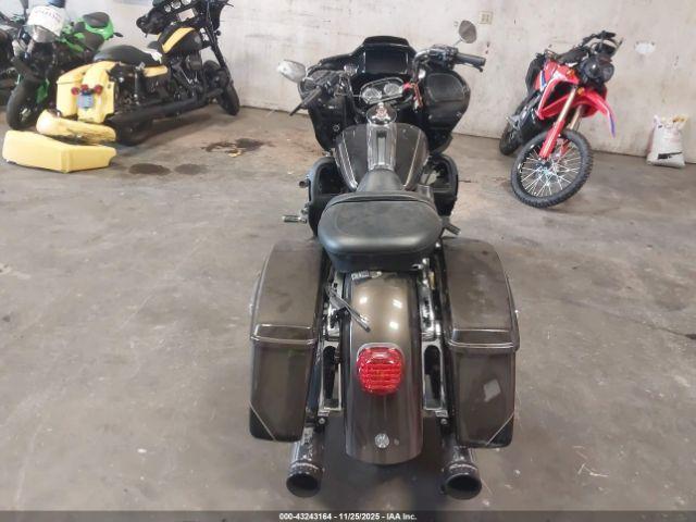 Harley-Davidson Fltrk Image 6