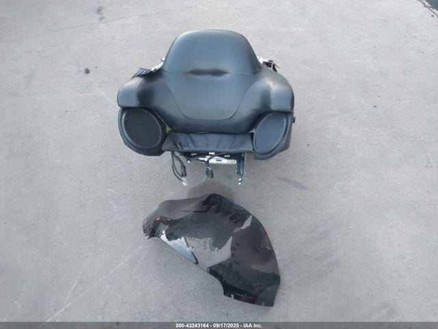 Harley-Davidson Fltrk Image 11