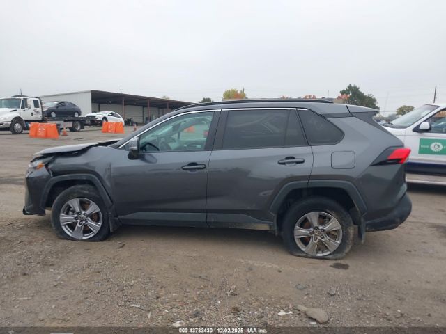 Toyota RAV4 Xle Image 5