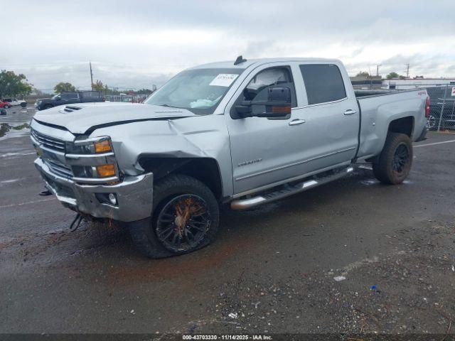 Chevrolet Silverado 2500 Ltz Image 16