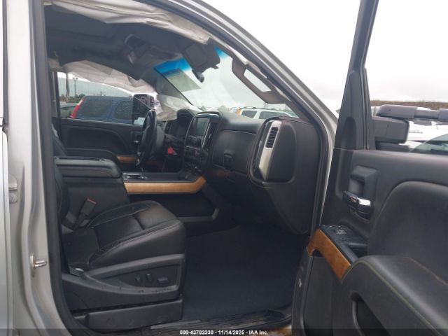 Chevrolet Silverado 2500 Ltz Image 12