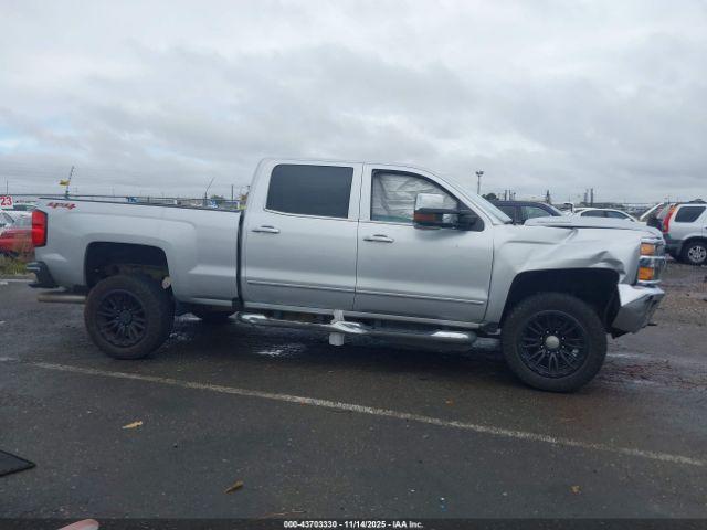 Chevrolet Silverado 2500 Ltz Image 5