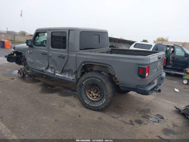 Jeep Gladiator Overland 4x4 Image 17