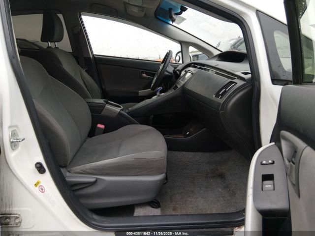 Toyota Prius Three Image 5