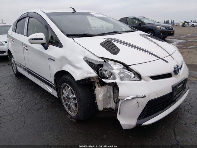 Toyota Prius Three Image 6