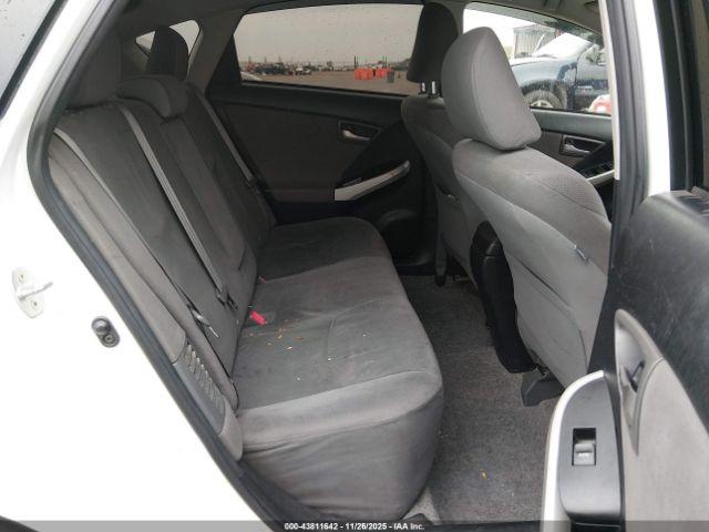 Toyota Prius Three Image 10