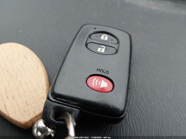 Toyota Prius Three Image 8