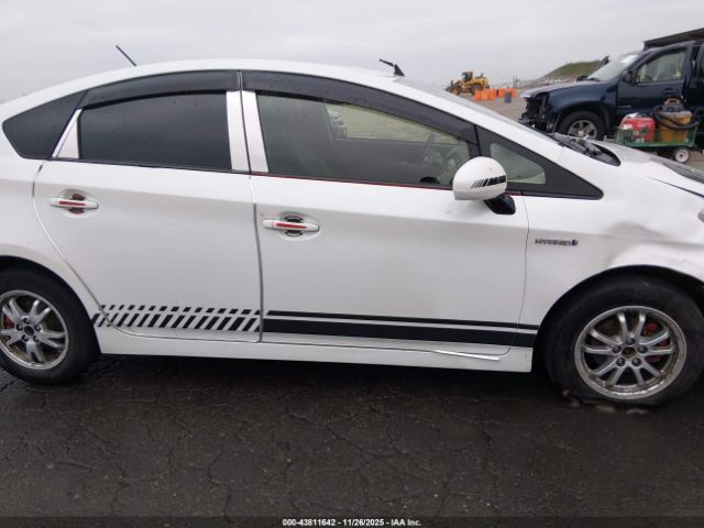 Toyota Prius Three Image 13