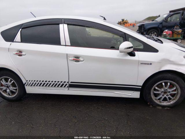 Toyota Prius Three Image 13