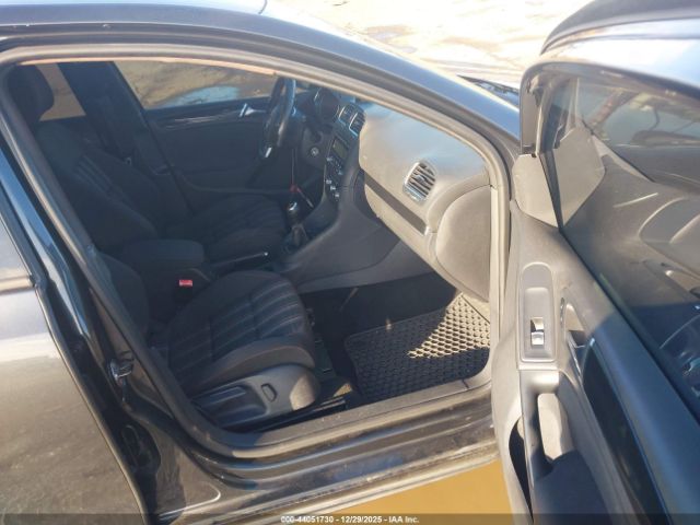 Volkswagen GTI 4-door Image 5