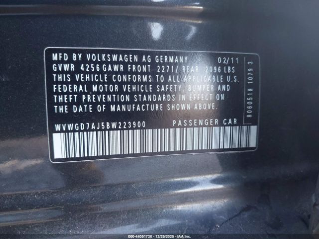 Volkswagen GTI 4-door Image 10