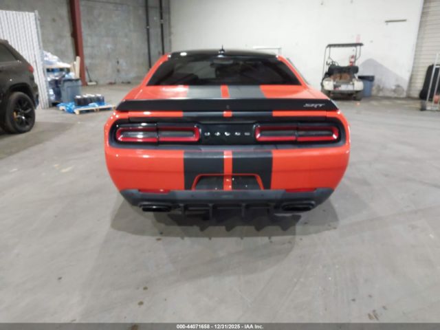 Dodge Challenger Srt Hellcat Image 2