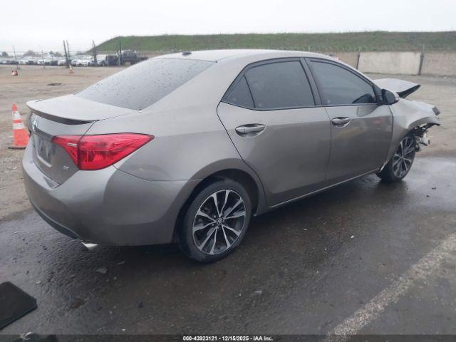 Toyota Corolla Se Image 8