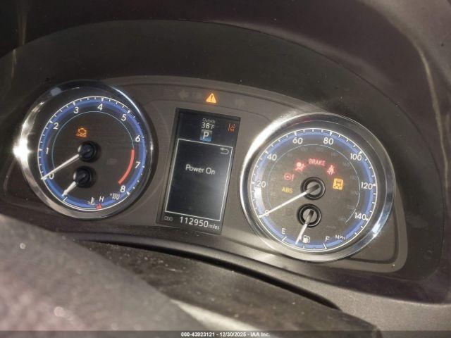 Toyota Corolla Se Image 16