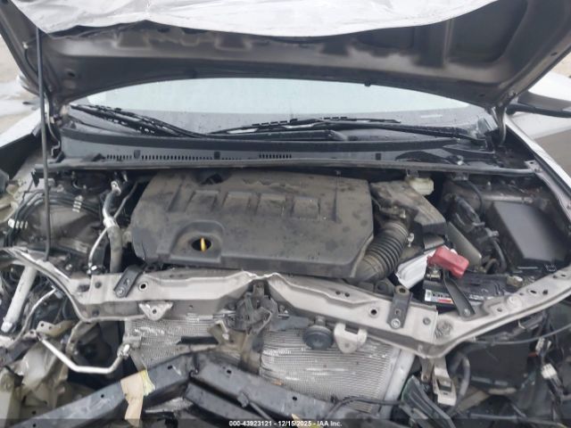 Toyota Corolla Se Image 9