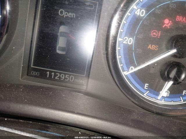 Toyota Corolla Se Image 15